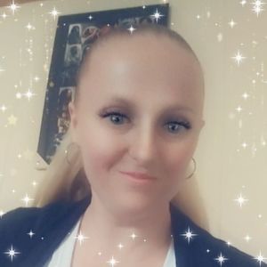 Meet your Posher, Leanna